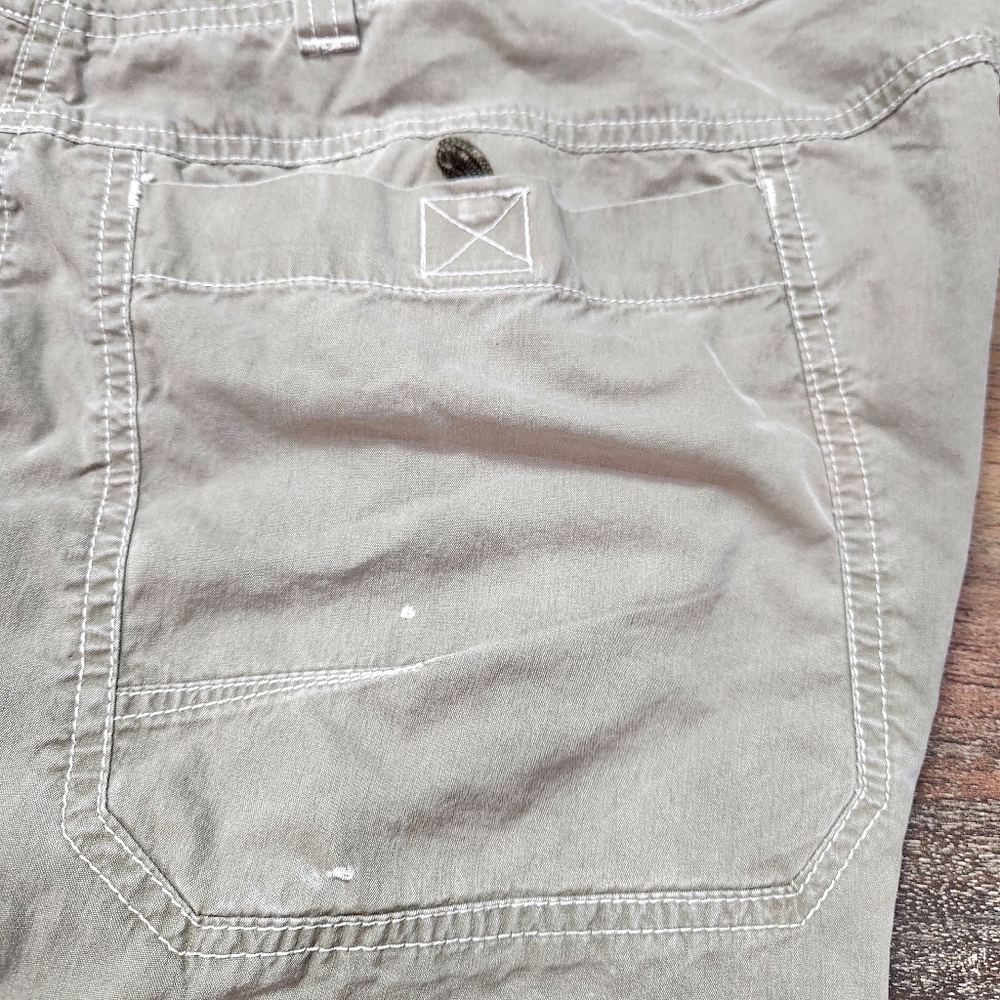 Unleash Your Adventure with KÜHL Ambush Cargo Shorts! Size 40 - Picture 4 of 13